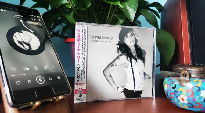 ‘Lovestrong’ de Christina Perri, 2012 Japón